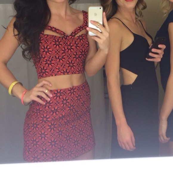 Going Out Set (S) - Picture 3 of 3